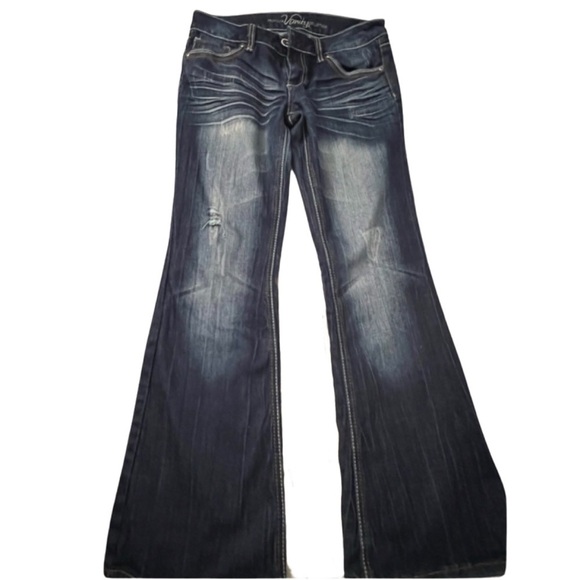 Vanity women’s blue jeans size 27W/31L. Back detail on pockets barely worn - Picture 1 of 4